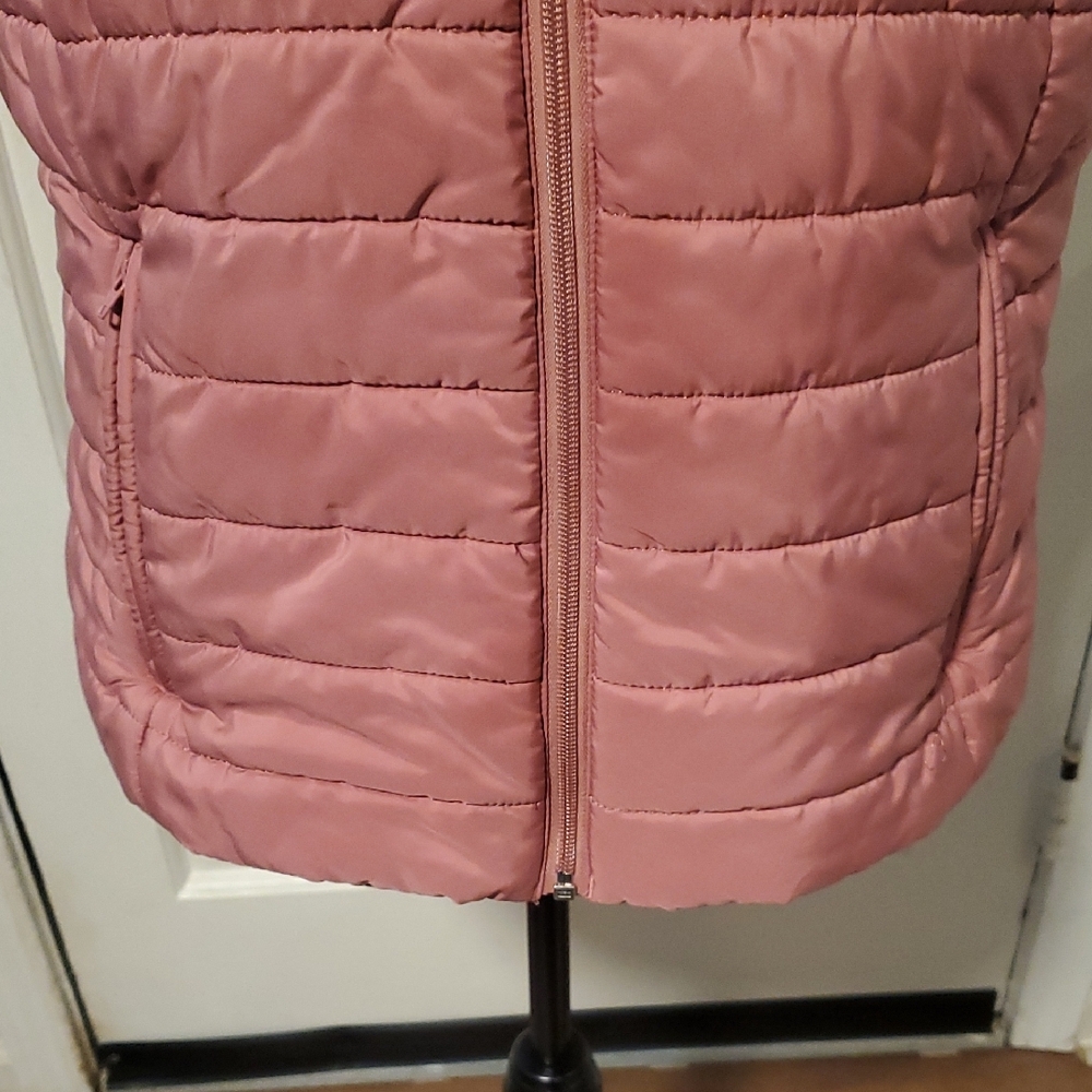 LOFT Pink Puffer Vest - Picture 4 of 11